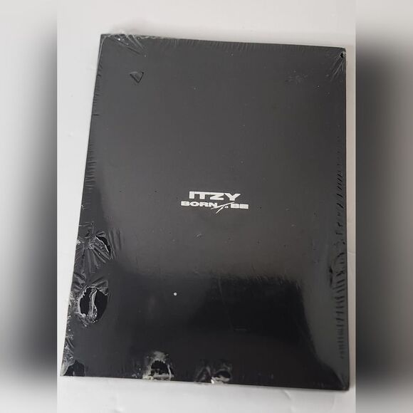 ITZY Born To Be Version C Cd NIB - Picture 1 of 7